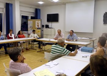 El programa ¡Adentro!®: Animadores socioculturales para personas mayores