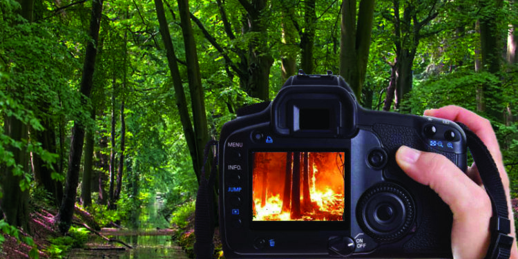 ARDIENDO O BAJO EL AGUA