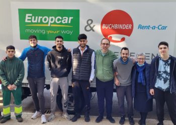 Cadena de solidaridad entre migrantes y refugiados en Europa