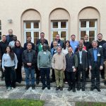 Foto de grupo de los 25 sacerdotes y laicos participantes en el curso de Bamberg